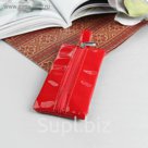 Ключница, отдел на молнии, металлическое кольцо, лак красный