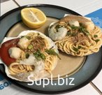 Гребешок с фунчозой и креветкой