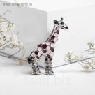 Брошь "Жирафик", цвет розово-бордовый в серебре