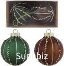 2 Christmas tree balls, 8cm diameter, Rhythm. Color: emerald/caramel.