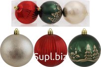 3 Christmas tree balls, 8 cm in diameter. Picturesque color: silver/emerald red.